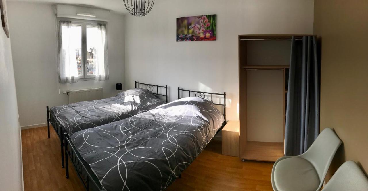 Agreable Maison Proche Gare Avec Parking Gratuit 르망 외부 사진