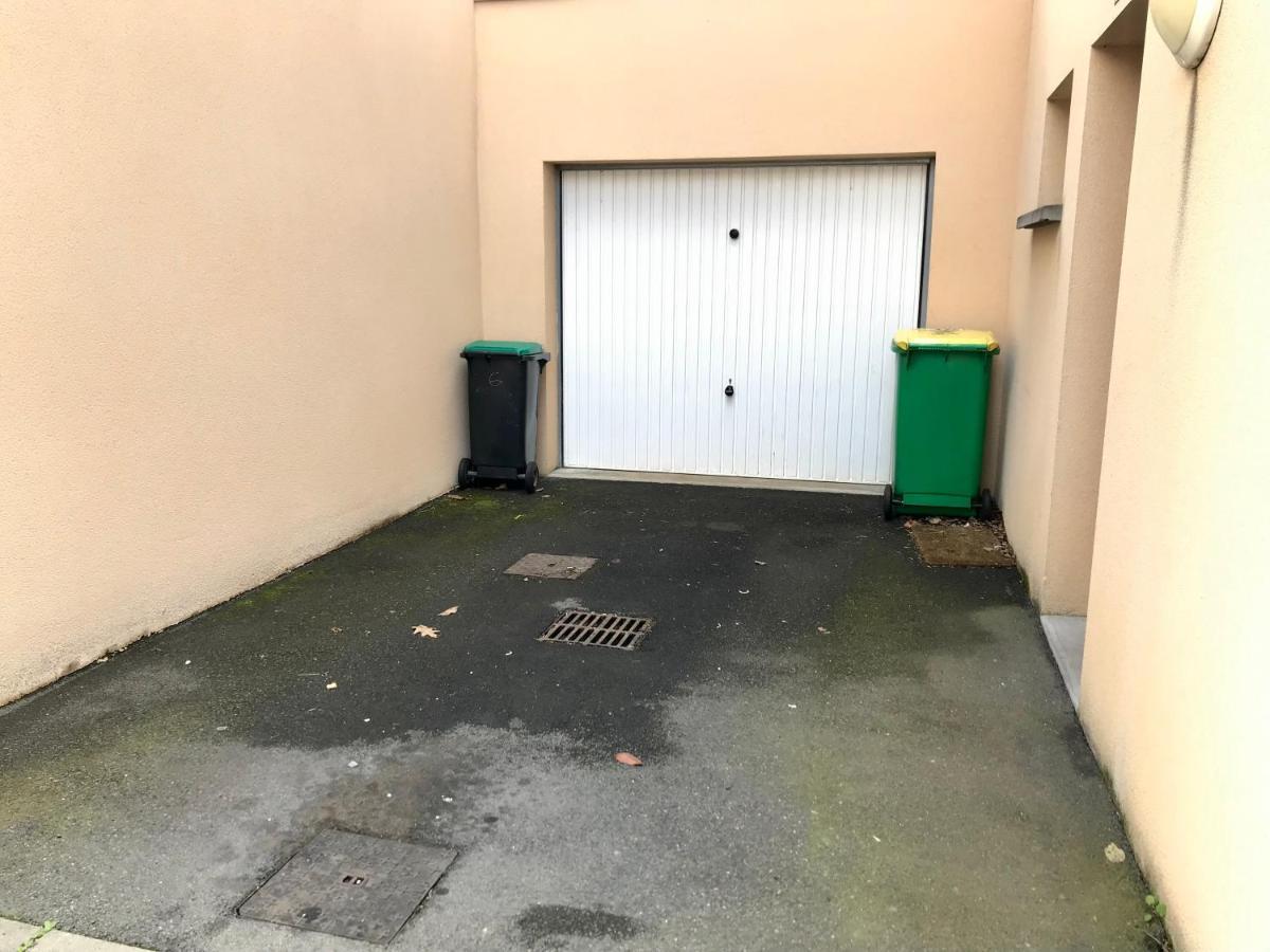 Agreable Maison Proche Gare Avec Parking Gratuit 르망 외부 사진