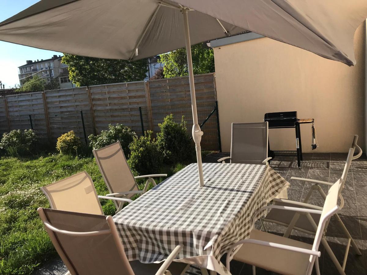Agreable Maison Proche Gare Avec Parking Gratuit 르망 외부 사진